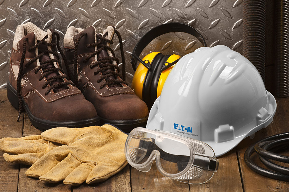 photo retouching of an Eaton hard hat color change before and after image